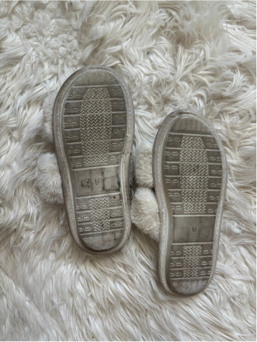 Super well worn woman's house slippers shoes - Picture 7 of 8